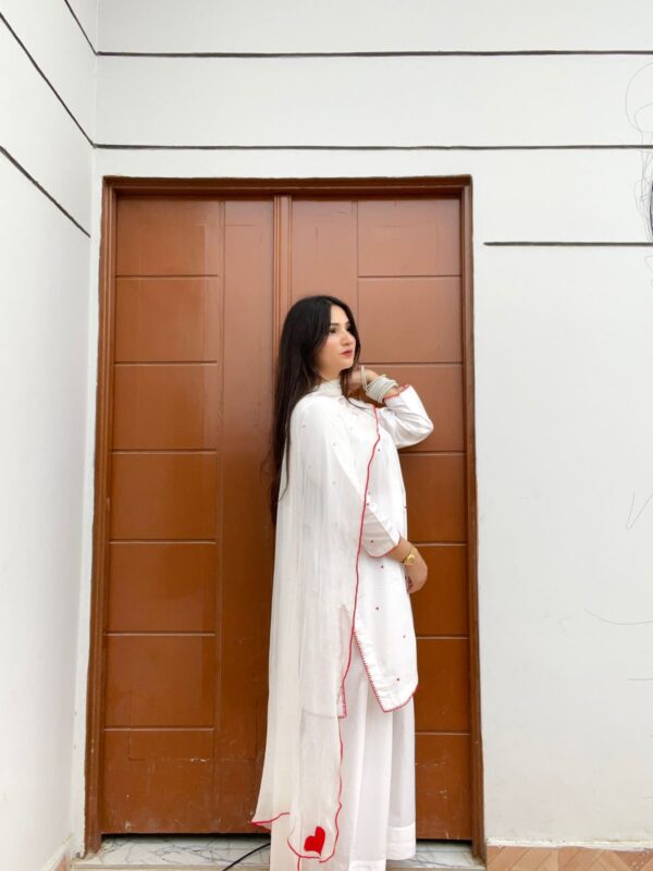 Red Heart - Image 3